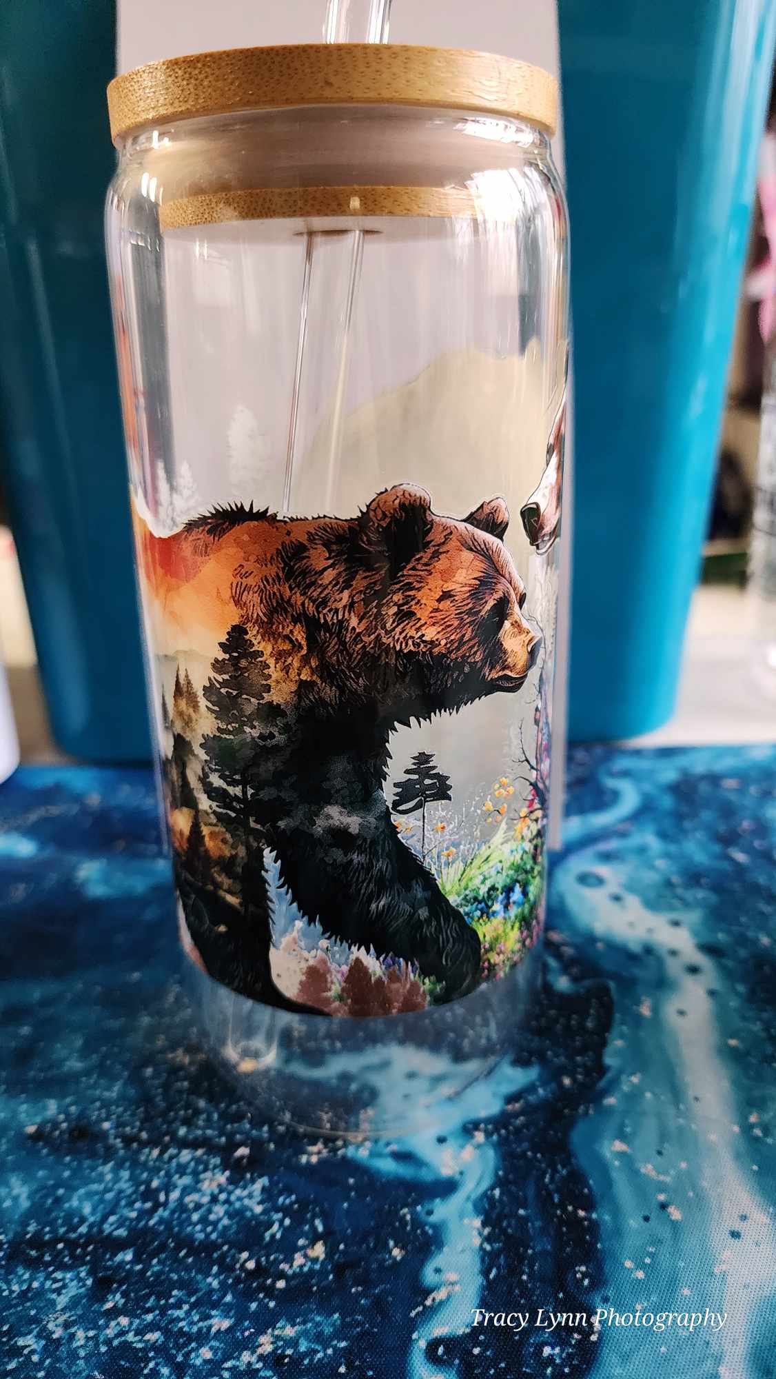 20 Oz Drinking Glasses with Bamboo Lids and Glass Straw - Wilderness Bear