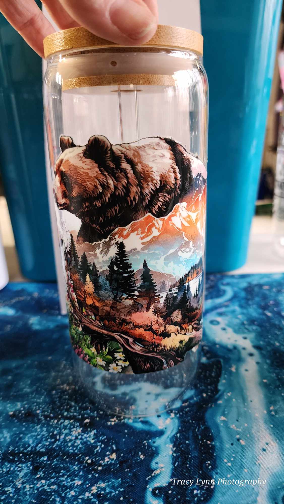 20 Oz Drinking Glasses with Bamboo Lids and Glass Straw - Wilderness Bear