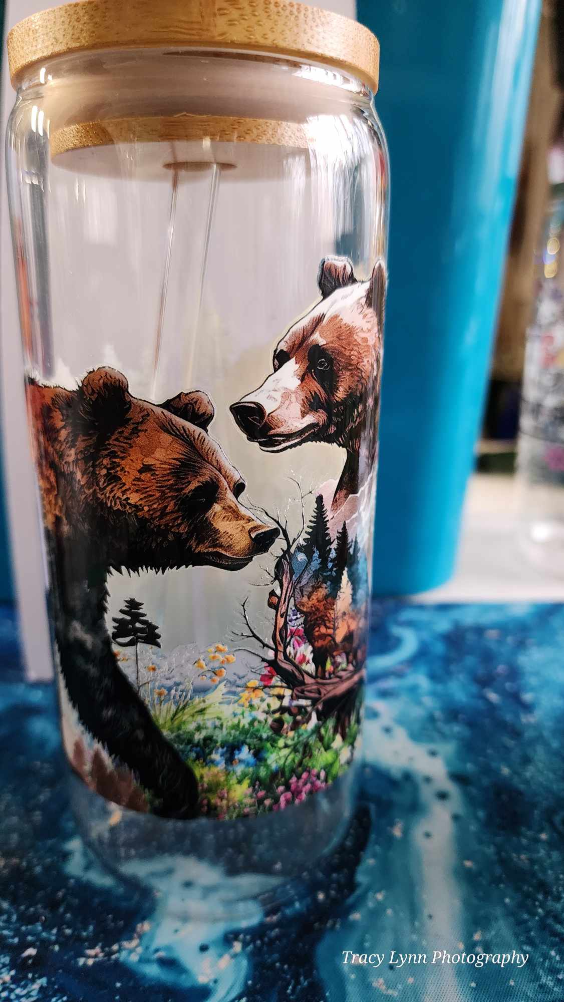 20 Oz Drinking Glasses with Bamboo Lids and Glass Straw - Wilderness Bear