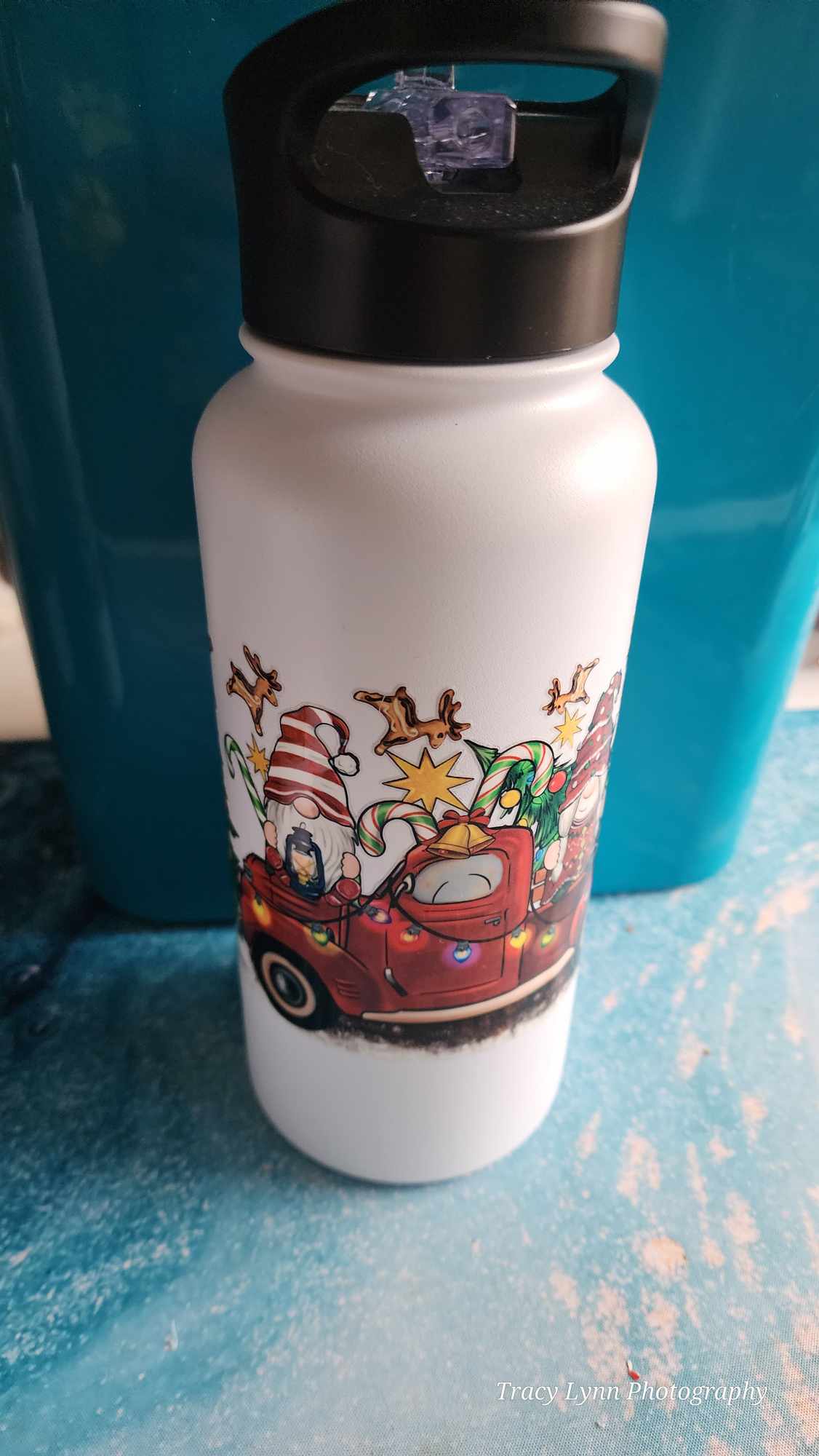 32 Oz Insulated Water Bottle with 2 lids  - Red Truck Gnomes