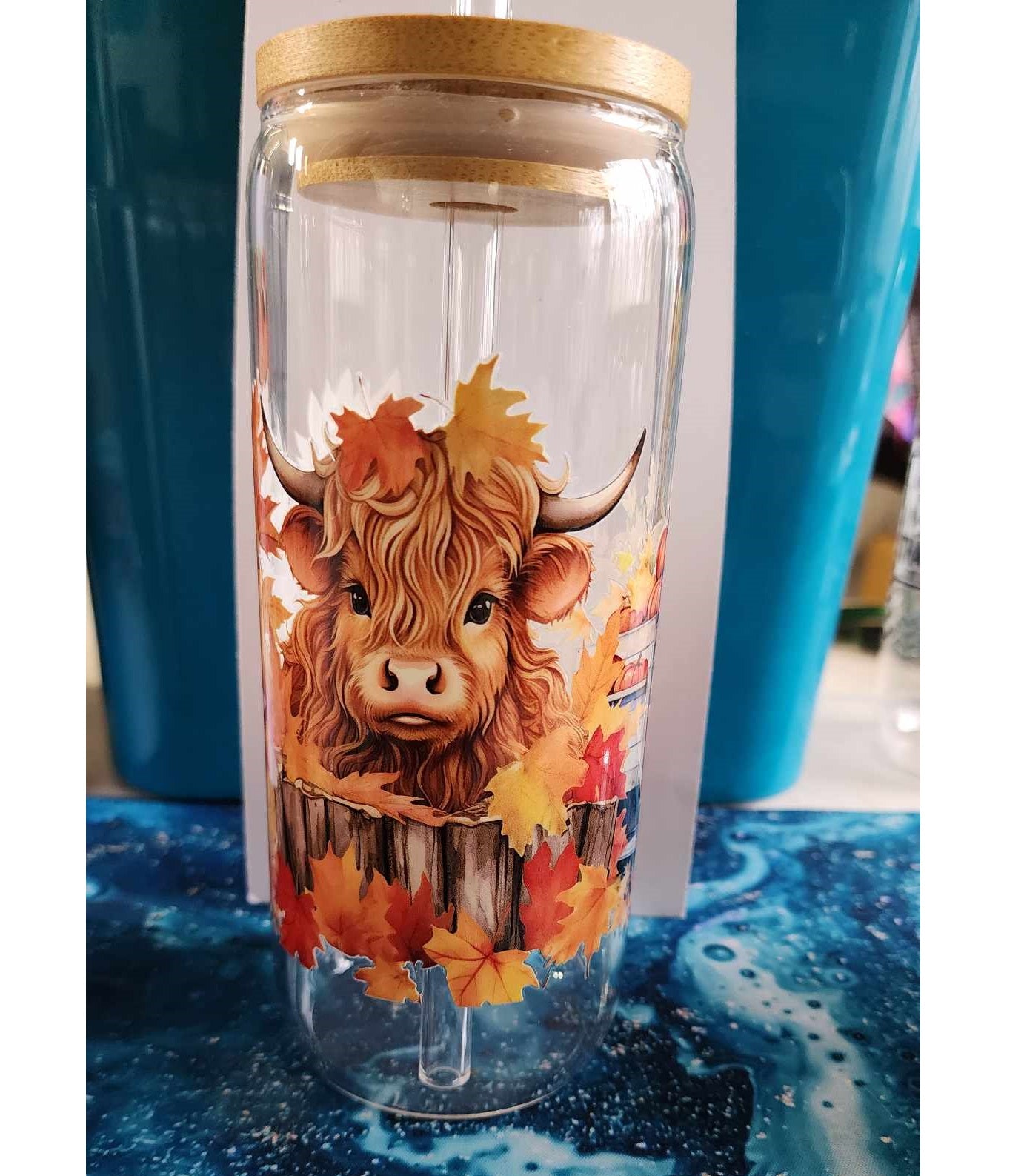 20 Oz Drinking Glasses with Bamboo Lids and Glass Straw - Highland Cow Fall